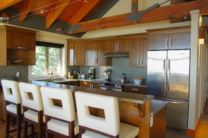 Penhouse Kitchen: Luxury Vacation Accommodation on Salt Spring Island