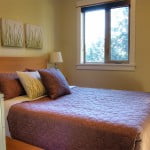 Queen sized beds: Luxury vacation rental on Salt Spring Island