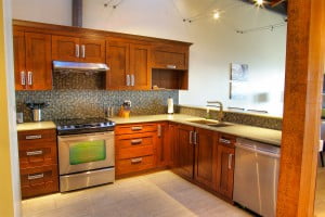 Fully Equipped Kitchens: Luxury vacation rental on Salt Spring Island
