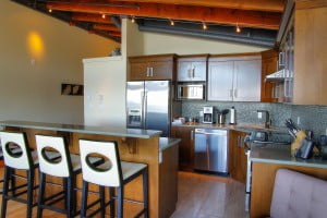 Fully equiped kitchens: Luxury accommodation on Salt Spring Island