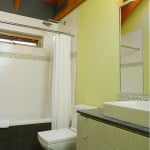 Modern, clean and bright bathrooms . Luxury Accommodation on Salt Spring Island