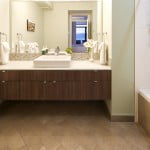 Large and bright bathrooms: Luxury vacation rentals on Salt Spring Island