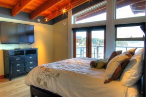 Penthouse Master bedroom. Luxury vacation rental on Salt Spring Island