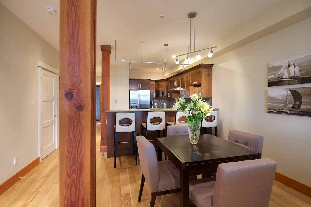 All the dining tables extends to accommodate 6 guests. (suite 102) Room for all the family: Luxury vacation rentals on Salt Spring Island